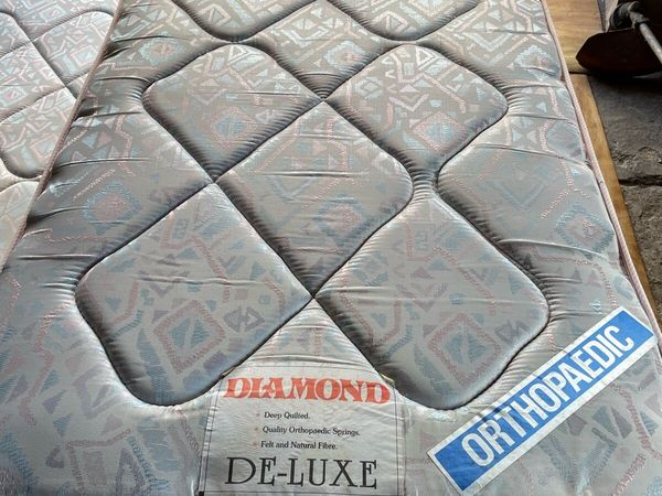 Single bed and orthopaedic mattress - Main image