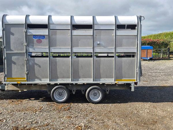 Ifor William's 12×6ft cattle and sheep box - Main image