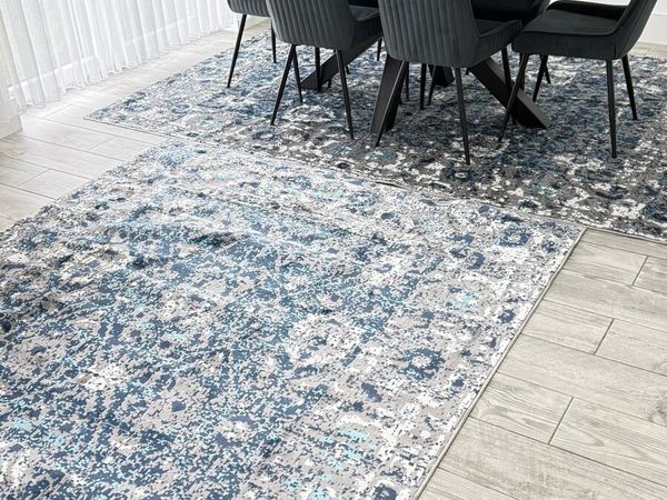 Two brand-new rugs each €100 - Main image