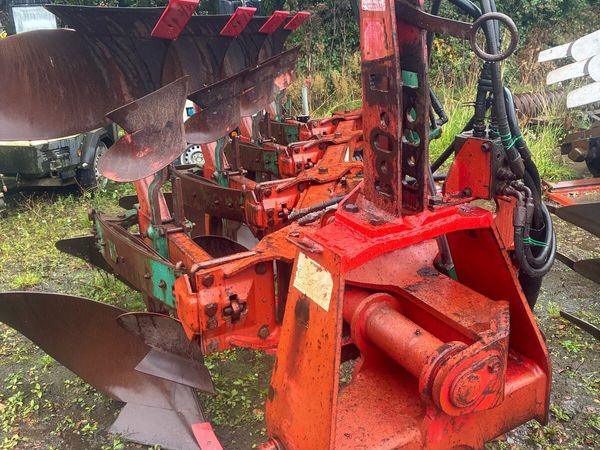 Kverneland plough - Main image