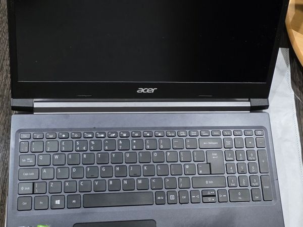 Acer Aspire 7 - Main image