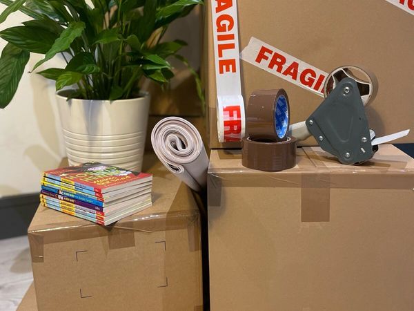 Moving supplies - Main image