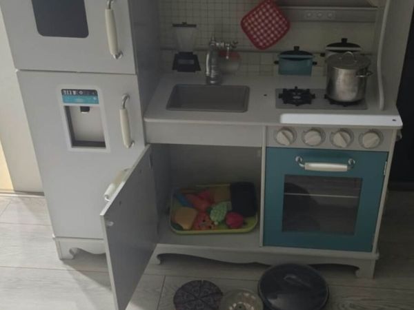 Big Wooden Kitchen - Main image