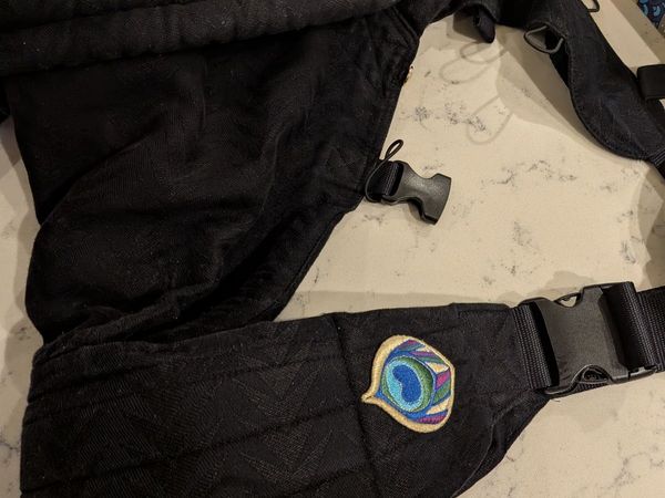 Artipoppe Baby Carrier – Black – Good Condition - Main image
