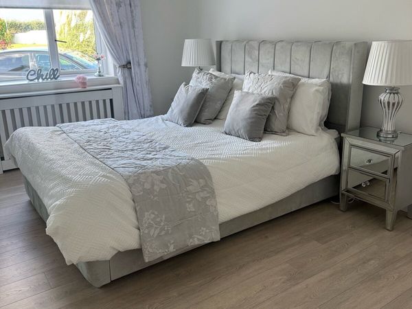 Grey bed - Main image