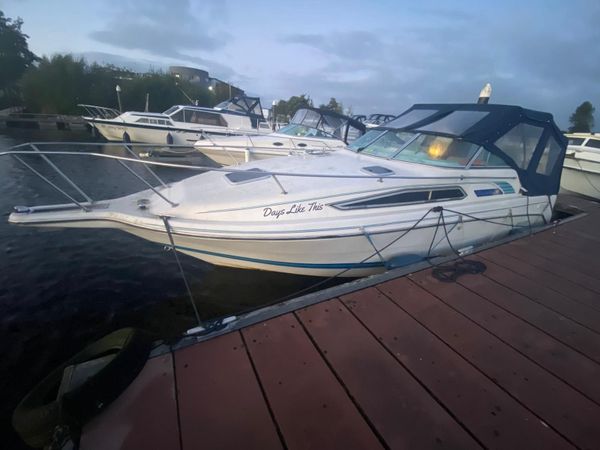 Rinker Fiesta Vee 260 sports Cruiser - Main image