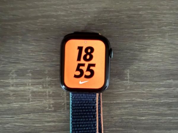 Apple Watch Series 4 - Main image