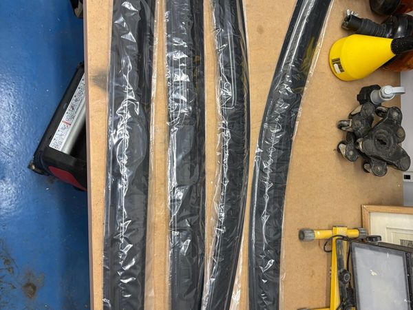 Golf mk7 2012-19 wind deflectors - Main image