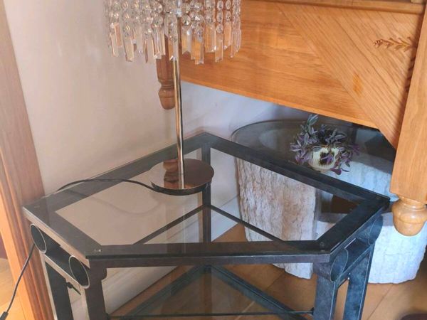 Beautiful new corner table, - Main image