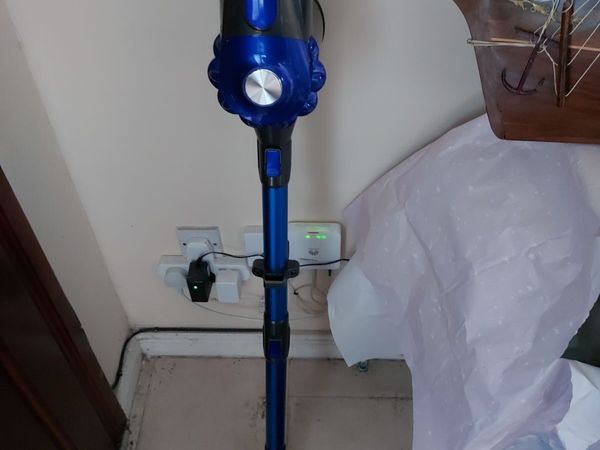Akitas Cordless Light Up Vacuum Cleaner, Model V8 - Main image