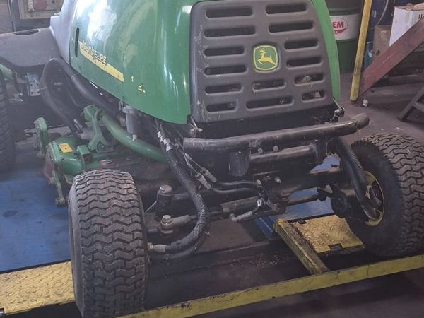 Deere 3245c - Main image