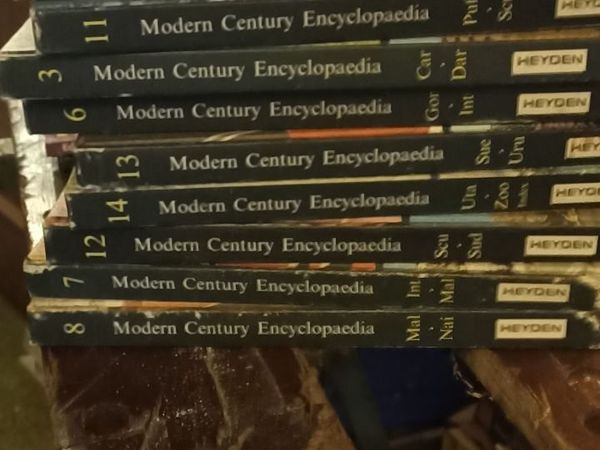 Set of Encyclopaedias - Main image