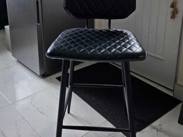Set of 4 bar stools - Main image