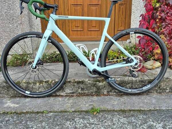 2023 Cannondale SuperSix Evo SE - Main image