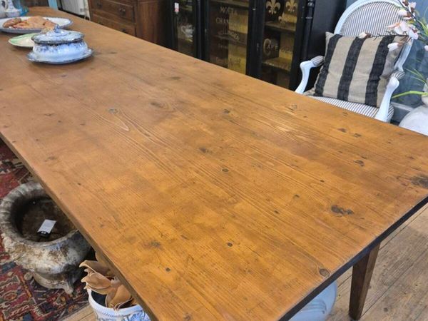Lovely old French antique dining table - Main image