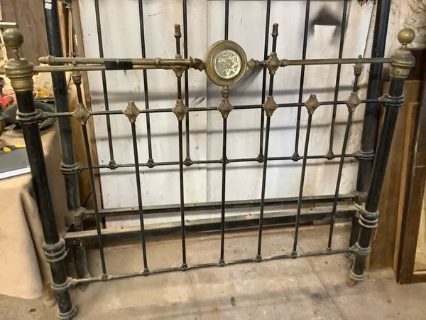 Antique brass and iron bed - Main image