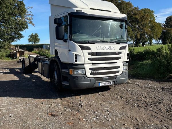 Scania p 250 - Main image