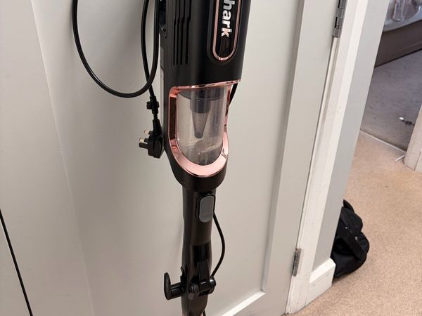 Shark Anti Hair Wrap Bagless Vacuum Cleaner - Main image