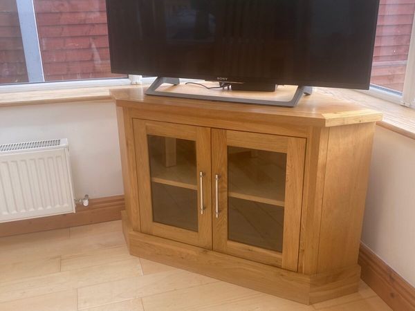 Sony Smart TV 44’ & Oak TV Unit - Main image