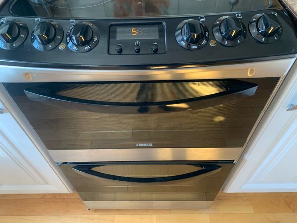 Zanussi ZCV48300XA electric cooker - Main image