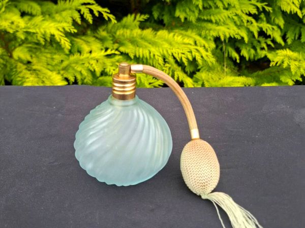 Vintage perfune bottle postage possible - Main image
