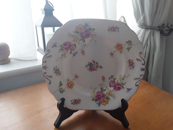 One small cake plates for matching up - Main image
