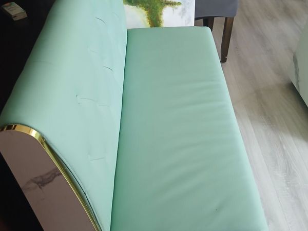 Bench and table - Main image