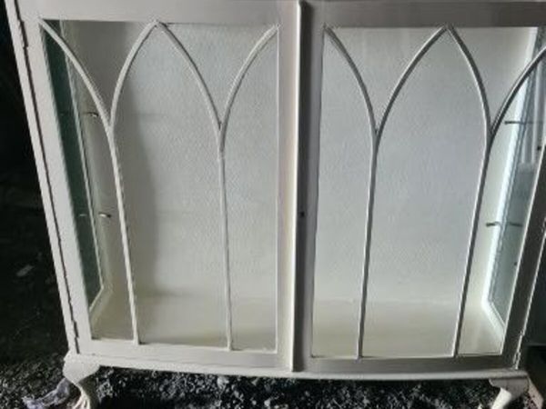 Display unit for fine items like porcelain or drin - Main image