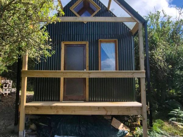0.25 acres with small cabin & caravan - Main image