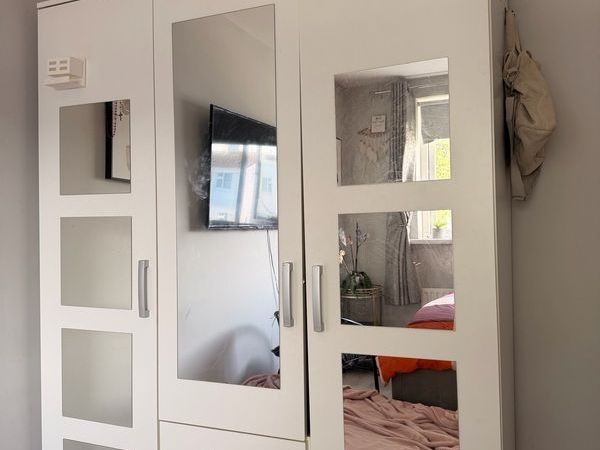wardrobe - Main image