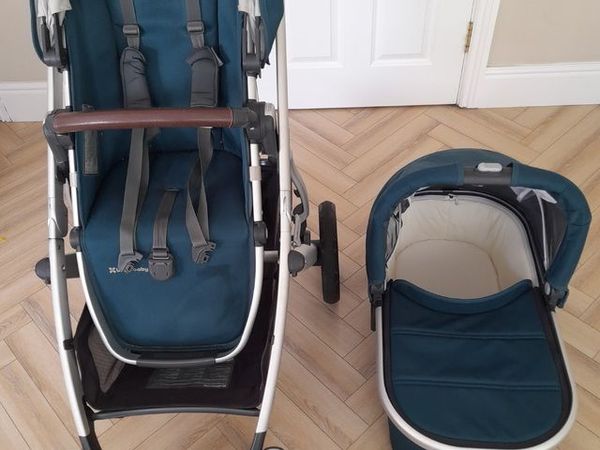 Uppababy Vista V2 bassinet, toddler seat and maxi cosi pebble car seat - Main image