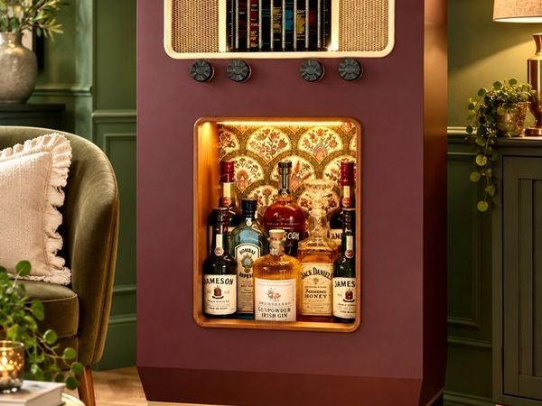 1920's Drinks cabinet - Main image