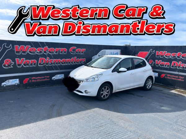 141 Peugeot 208 petrol for dismantling - Main image