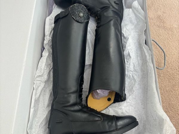 Kids leather QHP riding boots UK 4 - Main image