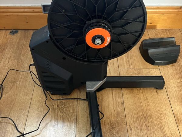 Elite Rivo Smart Trainer with Zwift Cog & Click - Main image