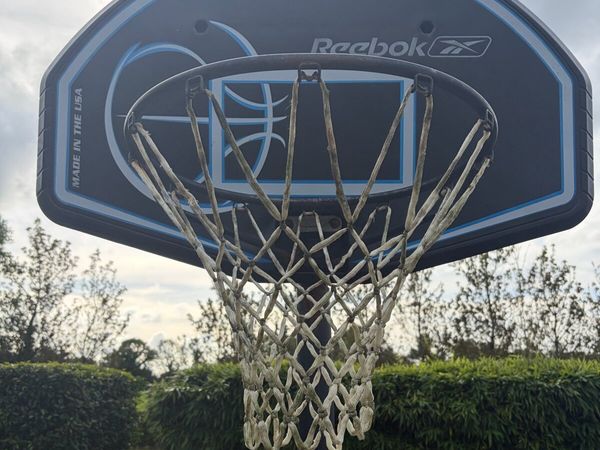 Basketball hoop and stand - Main image