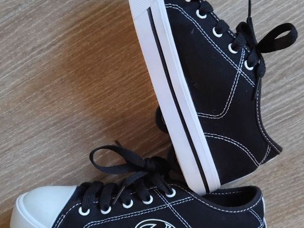 Black Heelys Skate Shoes, UK2 - Main image