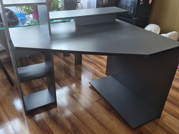 Corner office table - Main image