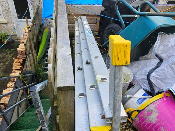 Werner 2.4m Triple Extension ladder - Main image