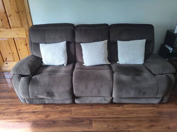 Three Piece Suite - Super Comfy & Great Condition - Main image