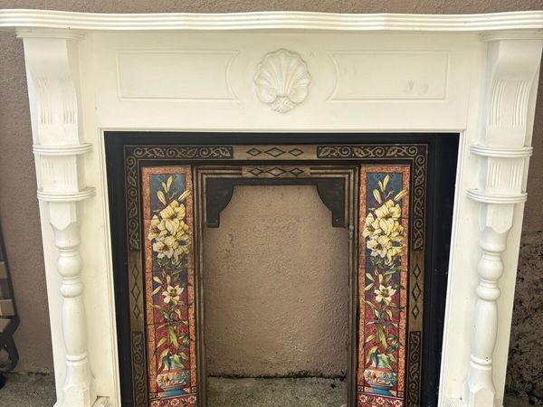 Original cast iron period fire place & mantlepiece - Main image
