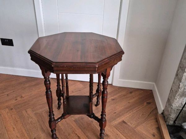 Mahogany lamp table - Main image
