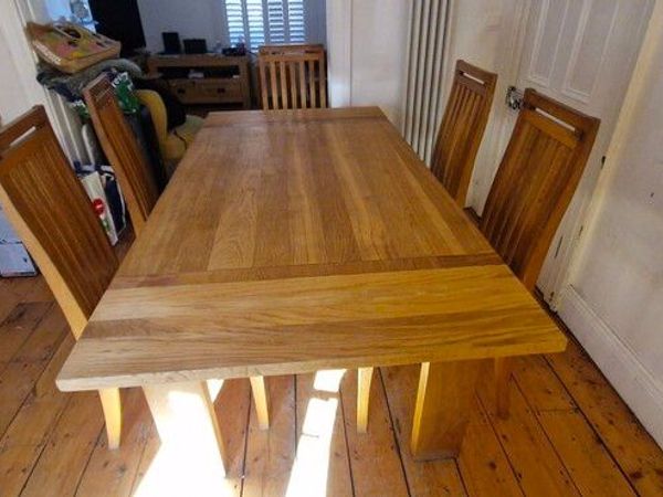 Oak dining table and 6 Chairs - Main image