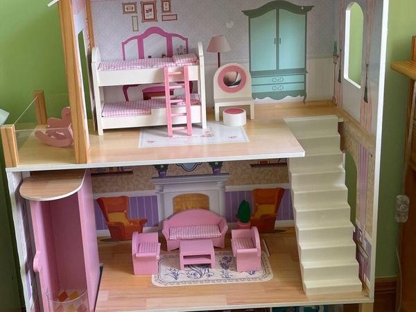 Doll house - Main image