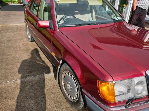 Mercedes  w123   230 - Main image