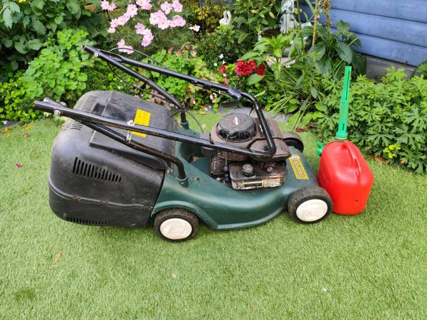 Petrol lawn mower - Main image