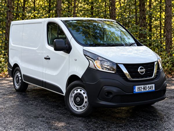 192 NISSAN NV300 SWB 1.6 - NEW CVRT - 1 OWNER - Main image