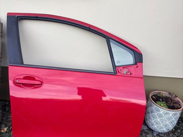 Toyota Yaris door VW Scirocco spoiler  15” Alloys - Main image