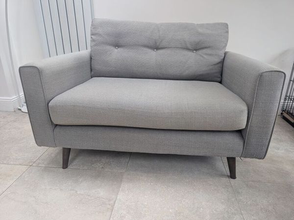 Loveseat / Cuddler (Meadows & Byrne) - Main image