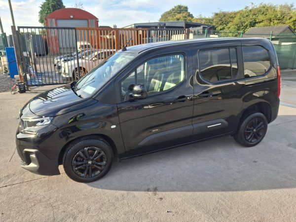 242 Citroen Berlingo DS Wheelchair accessible van - Main image